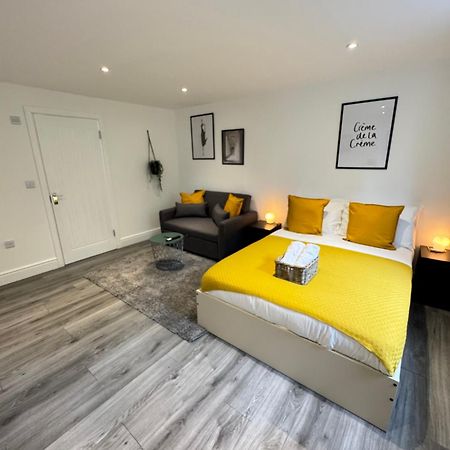 En-Suite Bedroom For Up To 4! Sofa Bed - Near Stratford ลอนดอน ภายนอก รูปภาพ