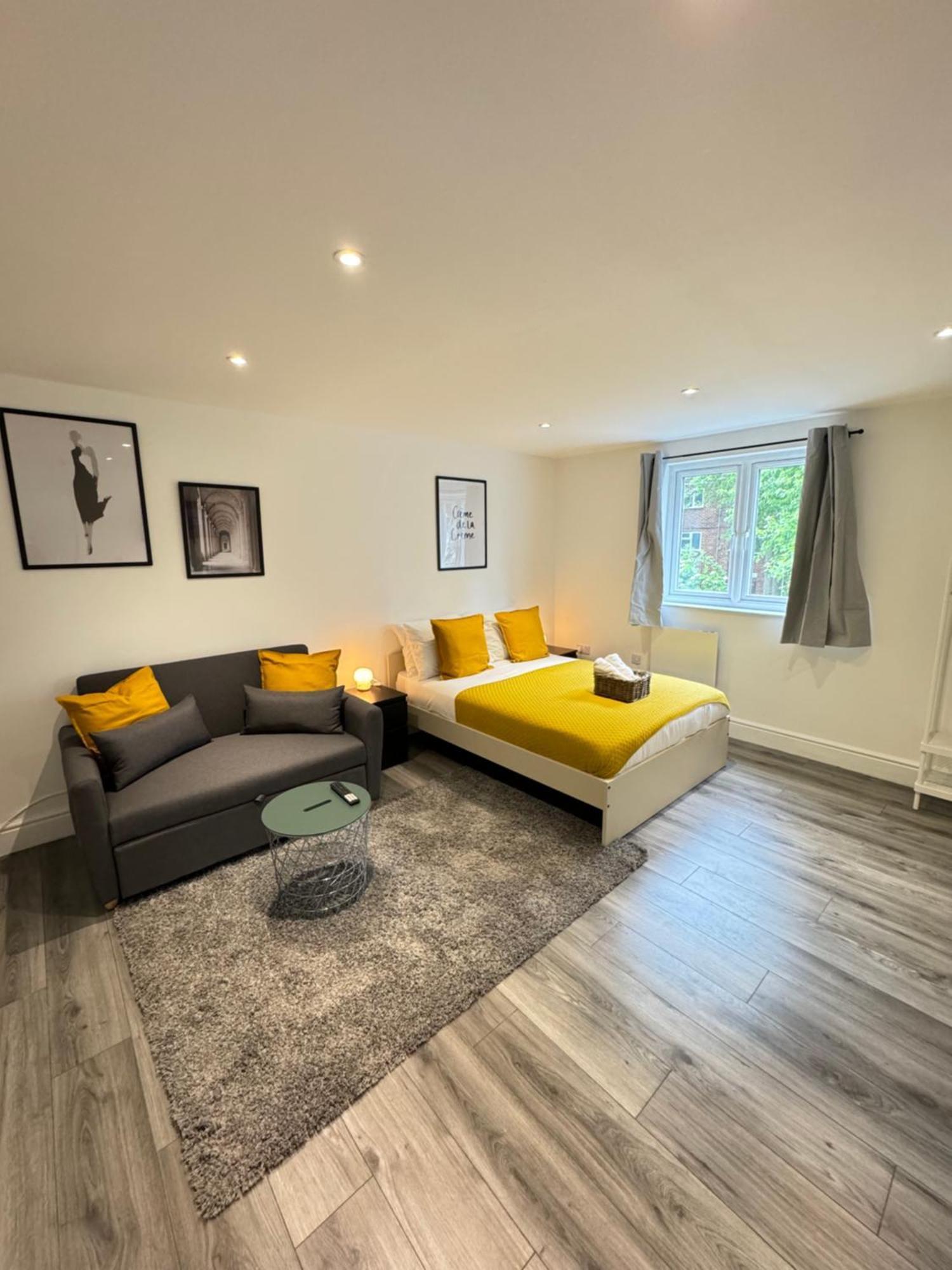 En-Suite Bedroom For Up To 4! Sofa Bed - Near Stratford ลอนดอน ภายนอก รูปภาพ