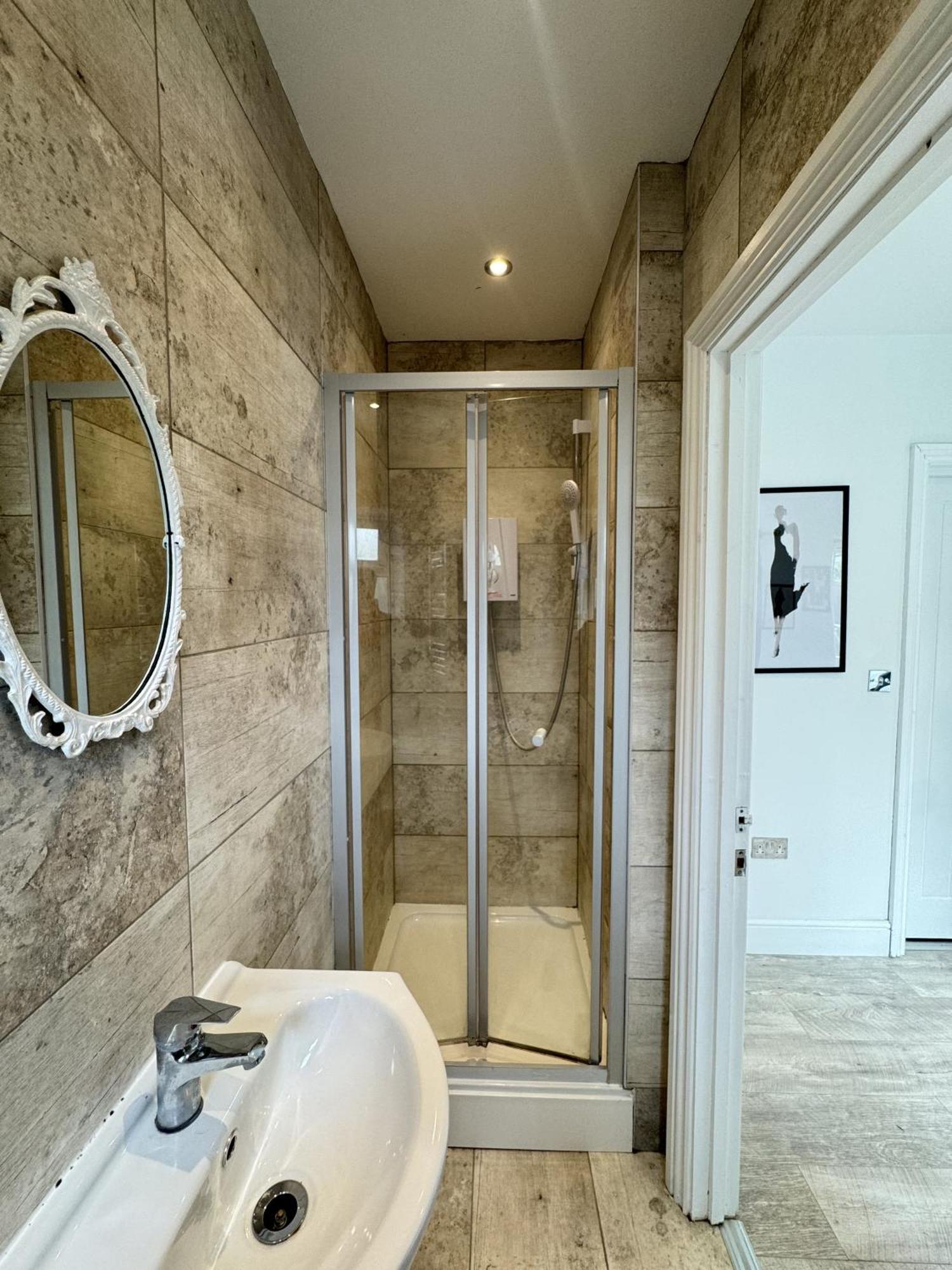 En-Suite Bedroom For Up To 4! Sofa Bed - Near Stratford ลอนดอน ภายนอก รูปภาพ