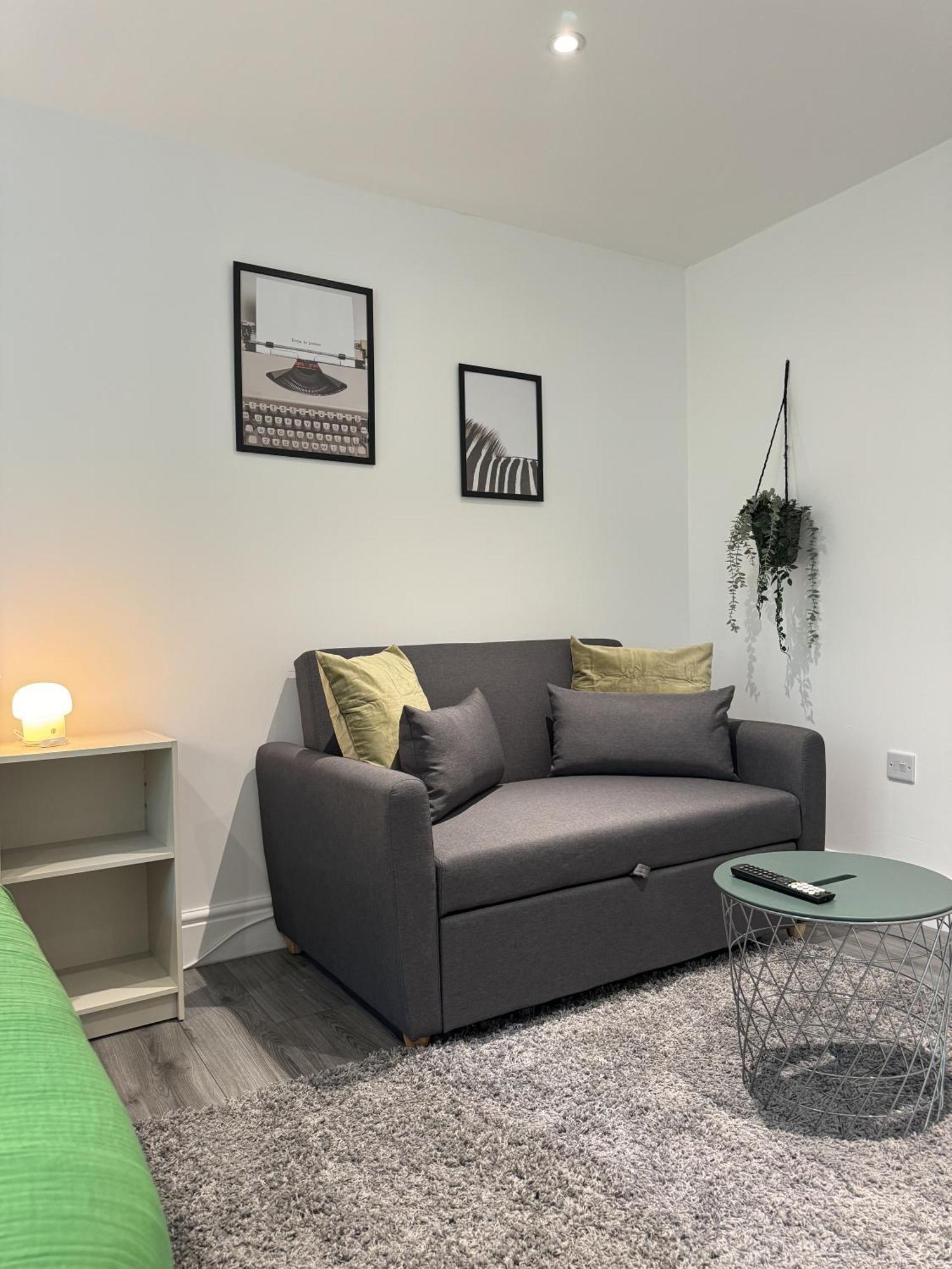 En-Suite Bedroom For Up To 4! Sofa Bed - Near Stratford ลอนดอน ภายนอก รูปภาพ