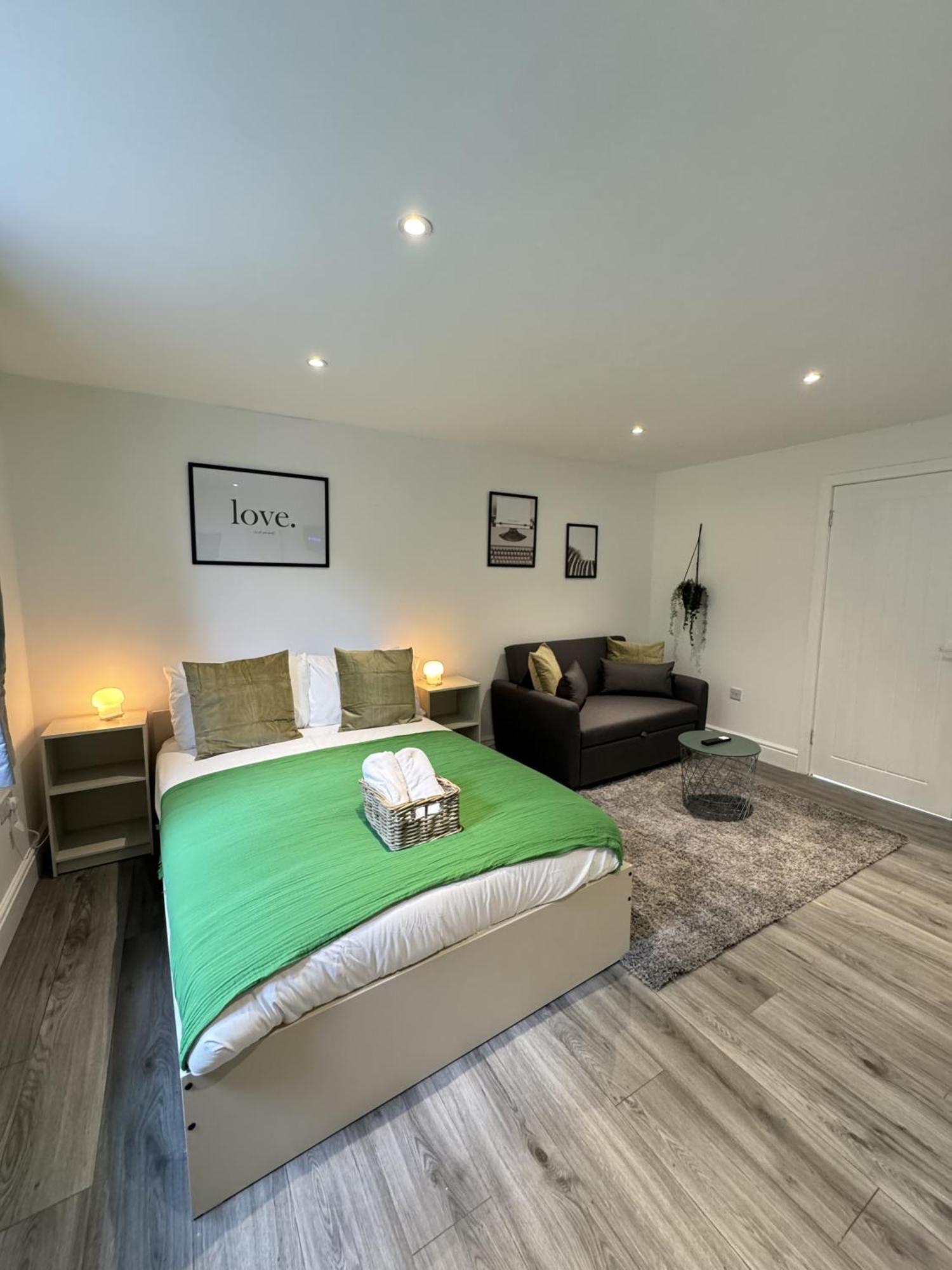 En-Suite Bedroom For Up To 4! Sofa Bed - Near Stratford ลอนดอน ภายนอก รูปภาพ