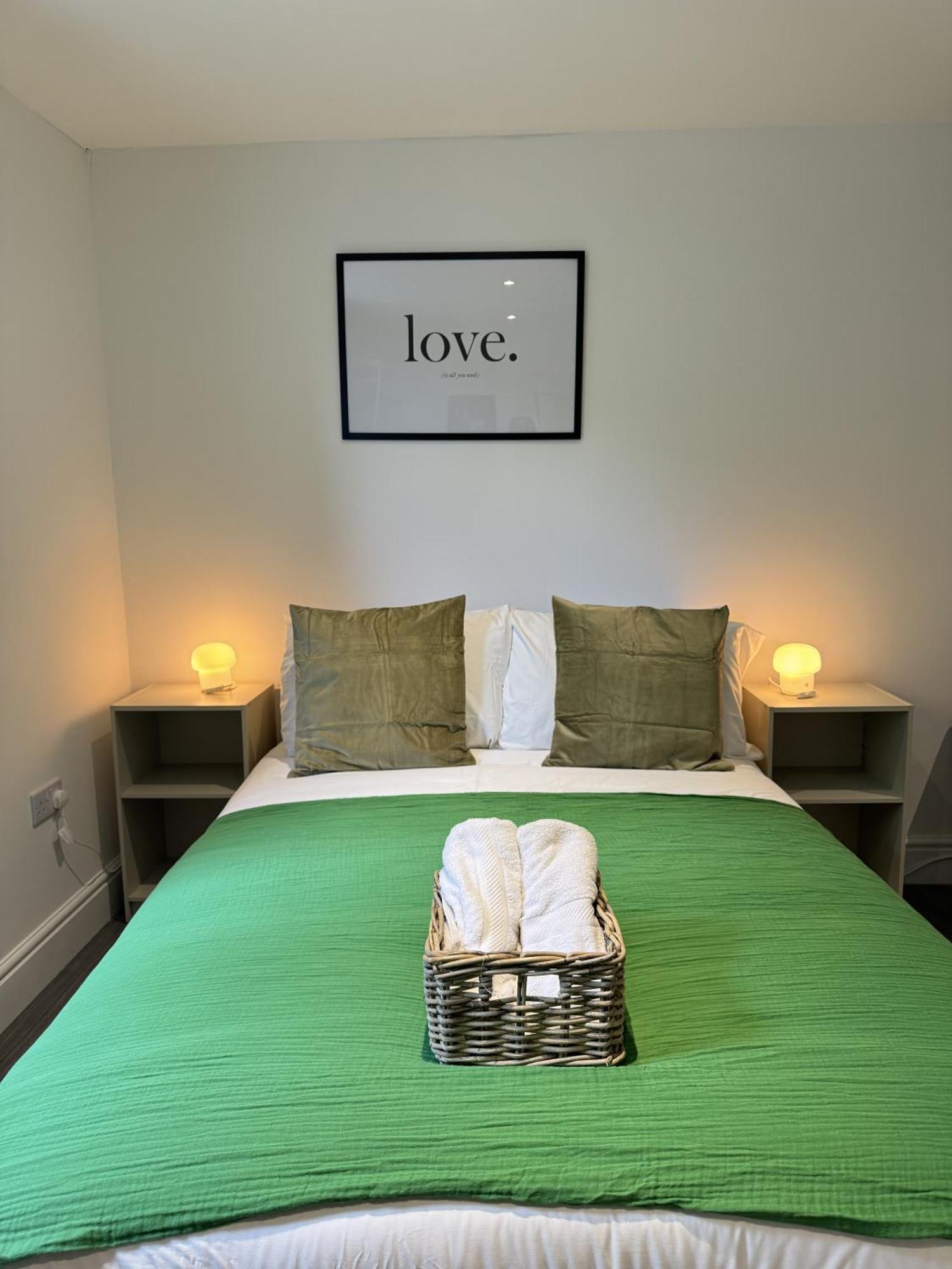En-Suite Bedroom For Up To 4! Sofa Bed - Near Stratford ลอนดอน ภายนอก รูปภาพ