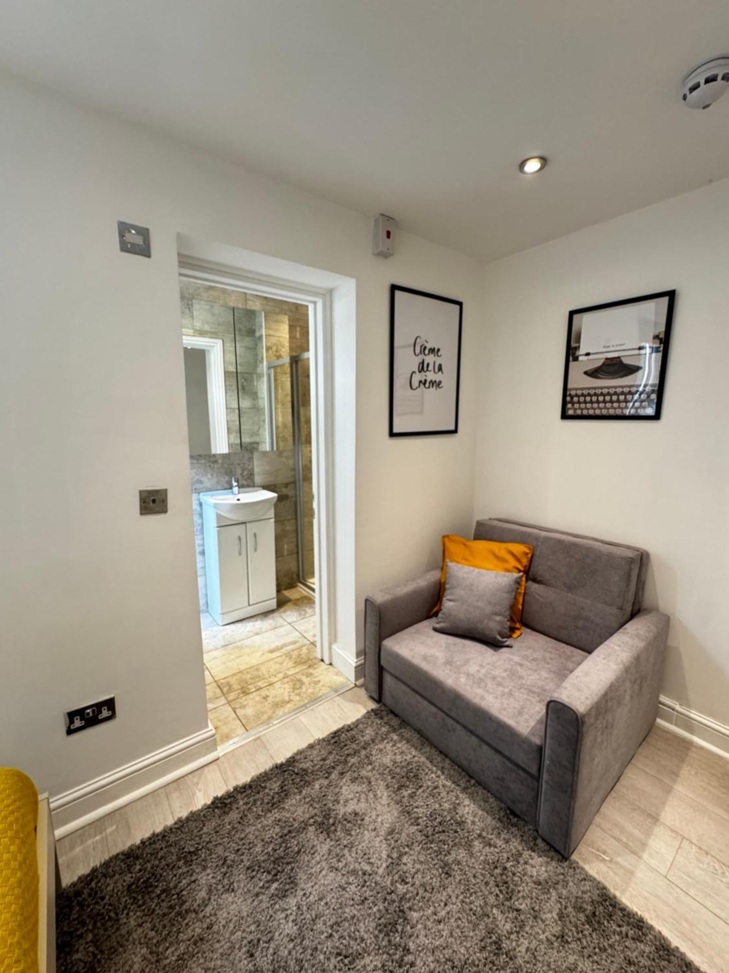 En-Suite Bedroom For Up To 4! Sofa Bed - Near Stratford ลอนดอน ภายนอก รูปภาพ