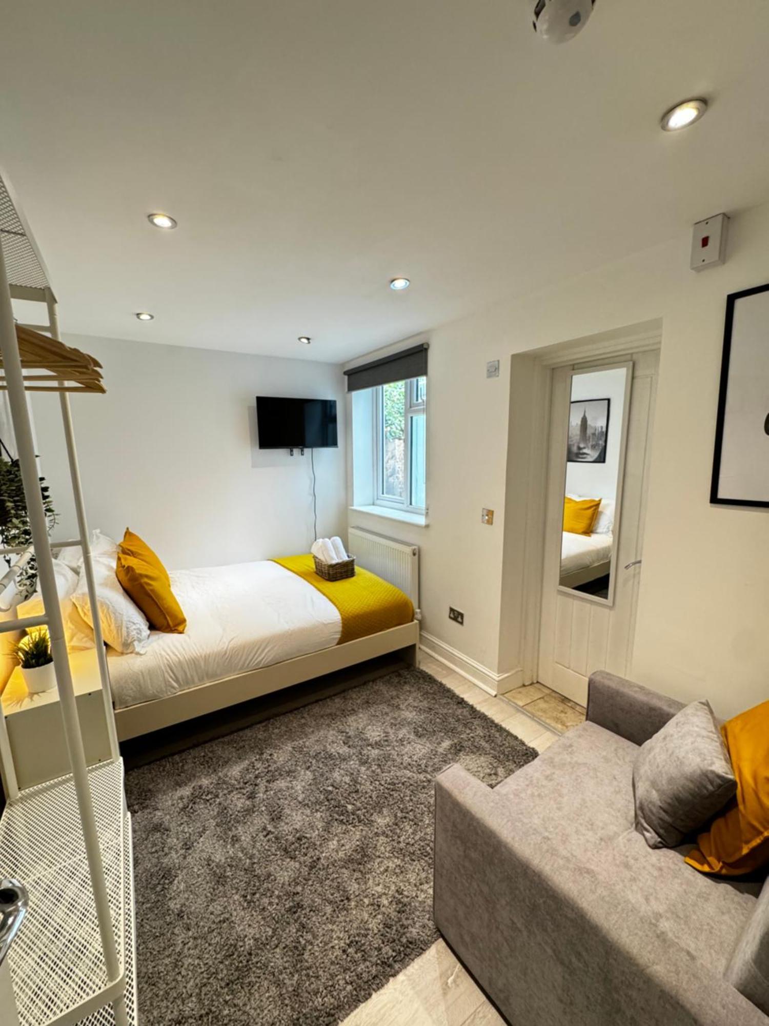 En-Suite Bedroom For Up To 4! Sofa Bed - Near Stratford ลอนดอน ภายนอก รูปภาพ