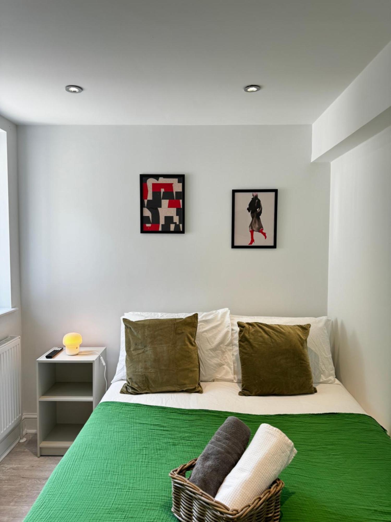 En-Suite Bedroom For Up To 4! Sofa Bed - Near Stratford ลอนดอน ภายนอก รูปภาพ