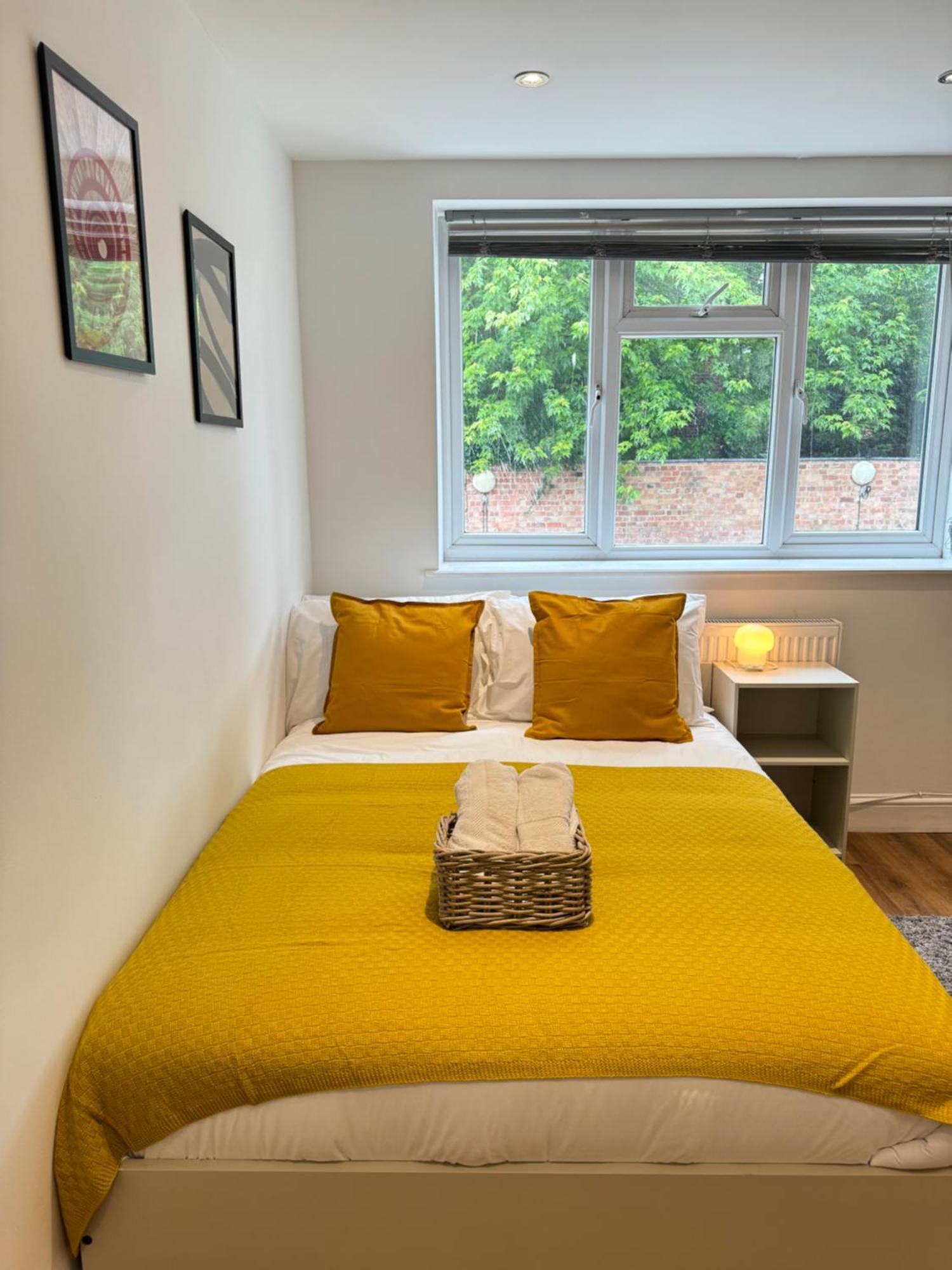 En-Suite Bedroom For Up To 4! Sofa Bed - Near Stratford ลอนดอน ภายนอก รูปภาพ